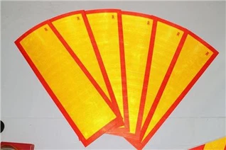 Adhesius reflectants de senyals de seguretat per a camions