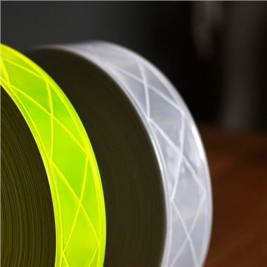 Cinta reflectant d'alta visibilitat per a roba